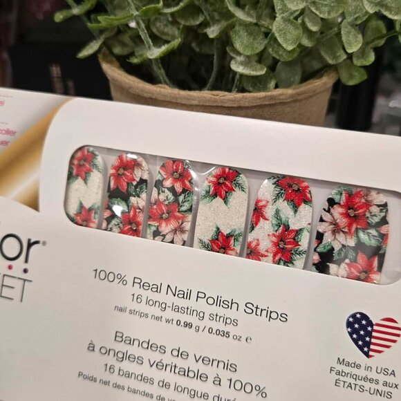 Color Street Christmas Nail Design - Picture 2 of 3